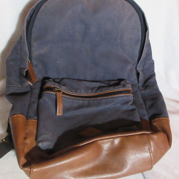 Fossil Backpack - Picture 6 of 6